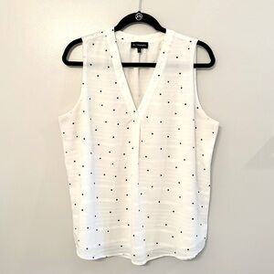 Wantable Sleeveless White V-Neck Blouse with Black Polka Dots - Size XL